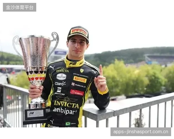 21岁卡马拉：从F2新秀到F1王者，如何用“爆发力”重塑赛车梦想